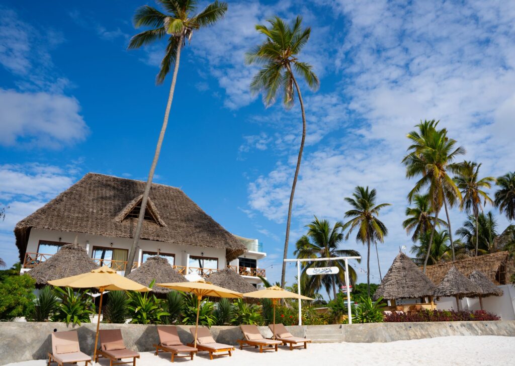 Resort boutique operativo en la costa de Mnemba, Zanzíbar.